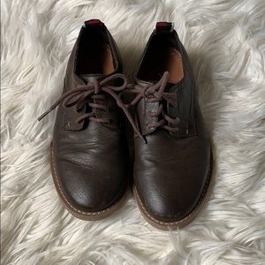 Great condition boys synthetic dress shoe